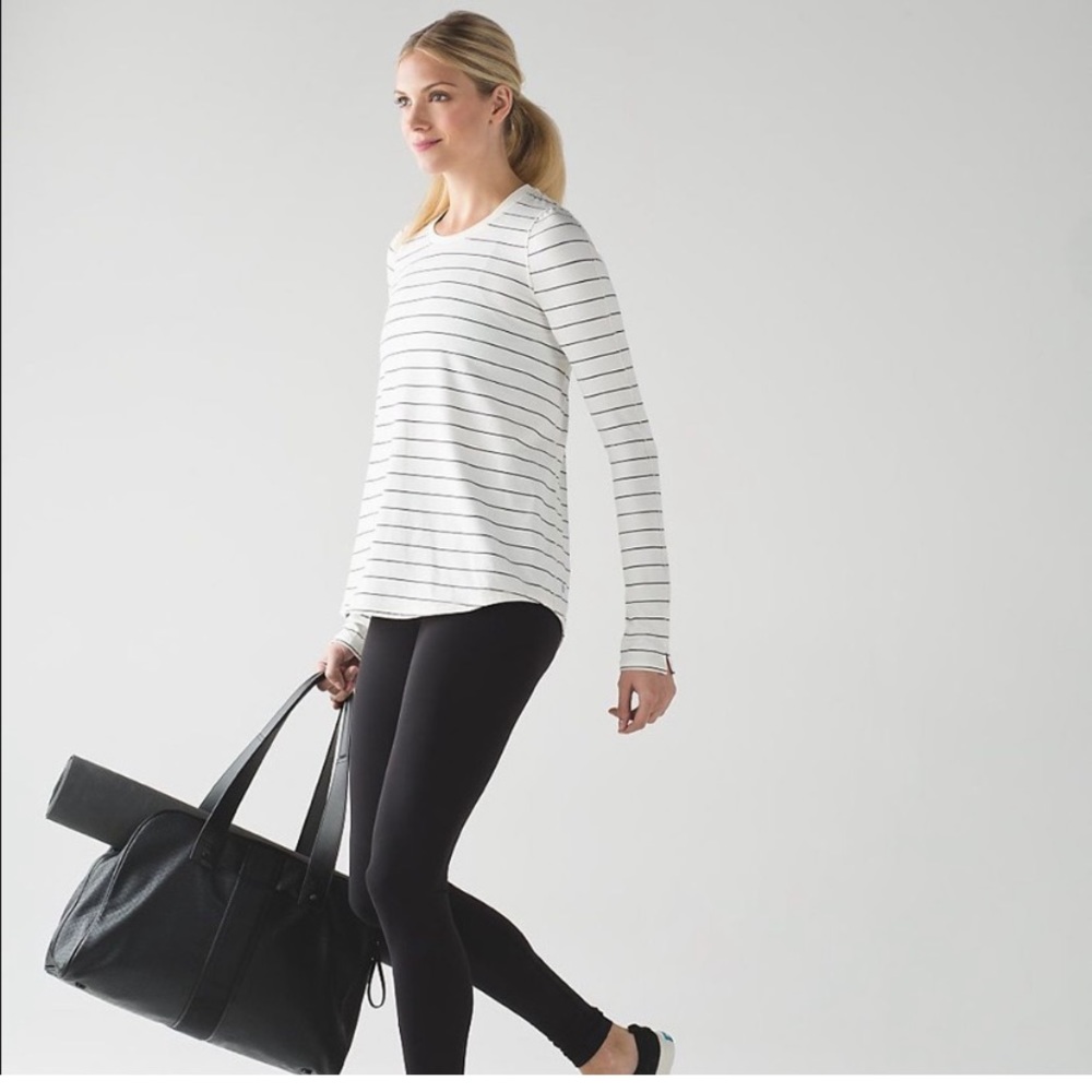 Lululemon Tuck and Flow top